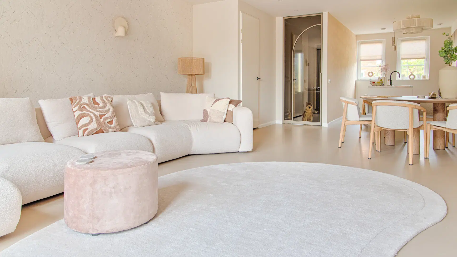 lavasteengietvloer woonkamer